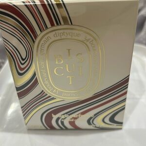 New in box Diptique Biscuit 6.5 ounce candle